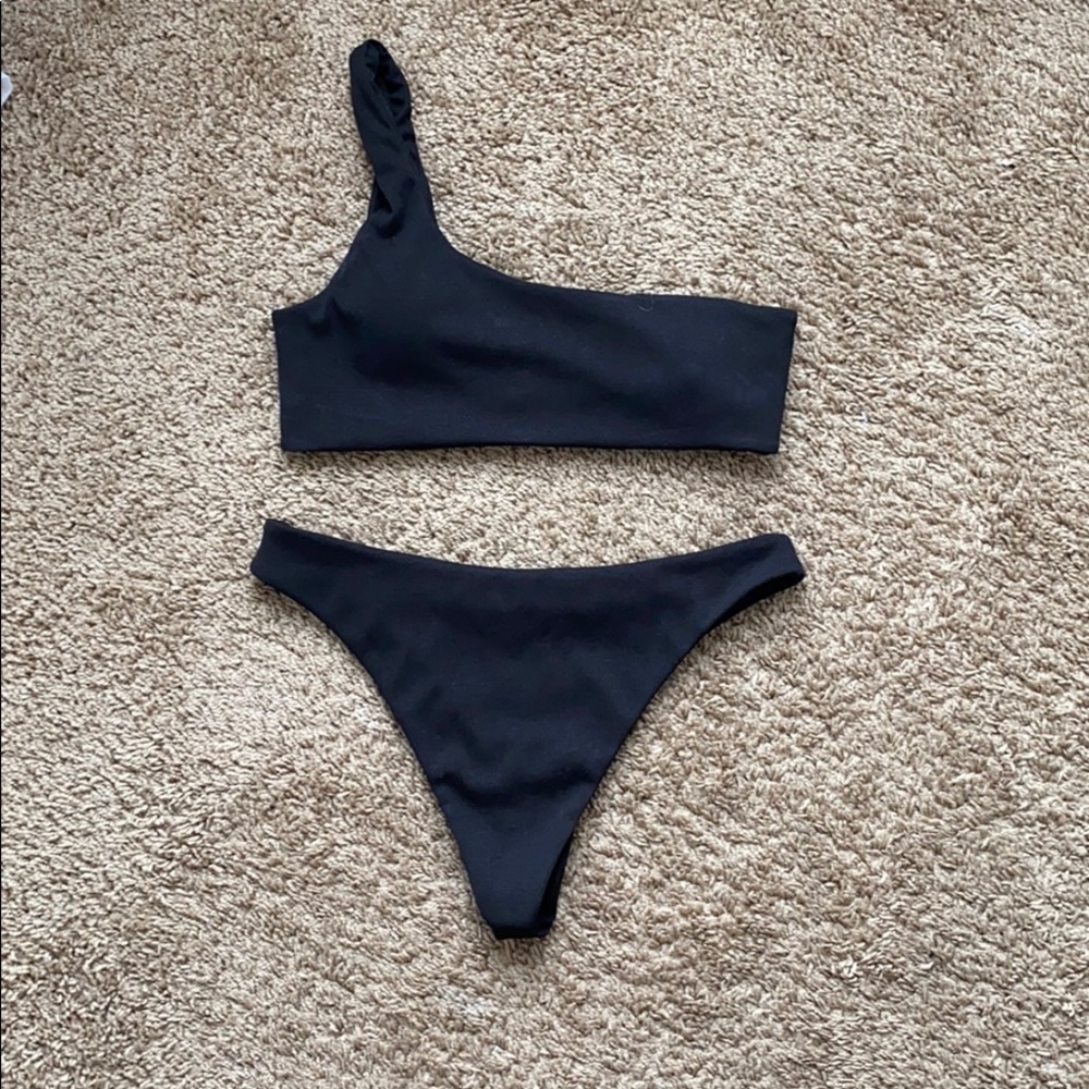 New without tag black bikini